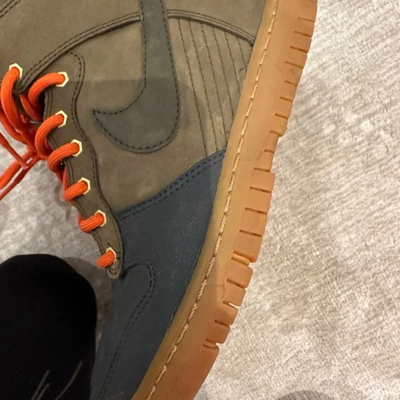 Nike Women's Lace-Up Boots in Olive and Orange - Picture 6 of 10